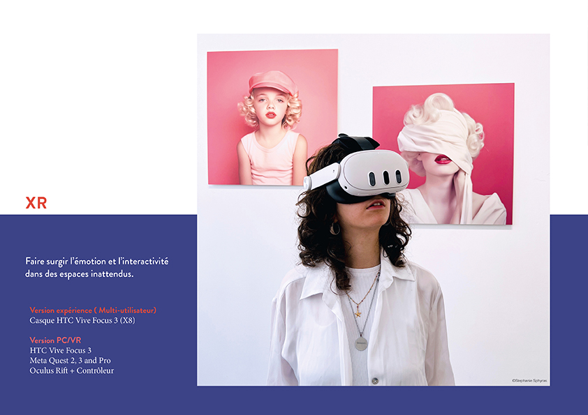 Memory Box VR : visiteuse avec casque VR devant des portraits roses