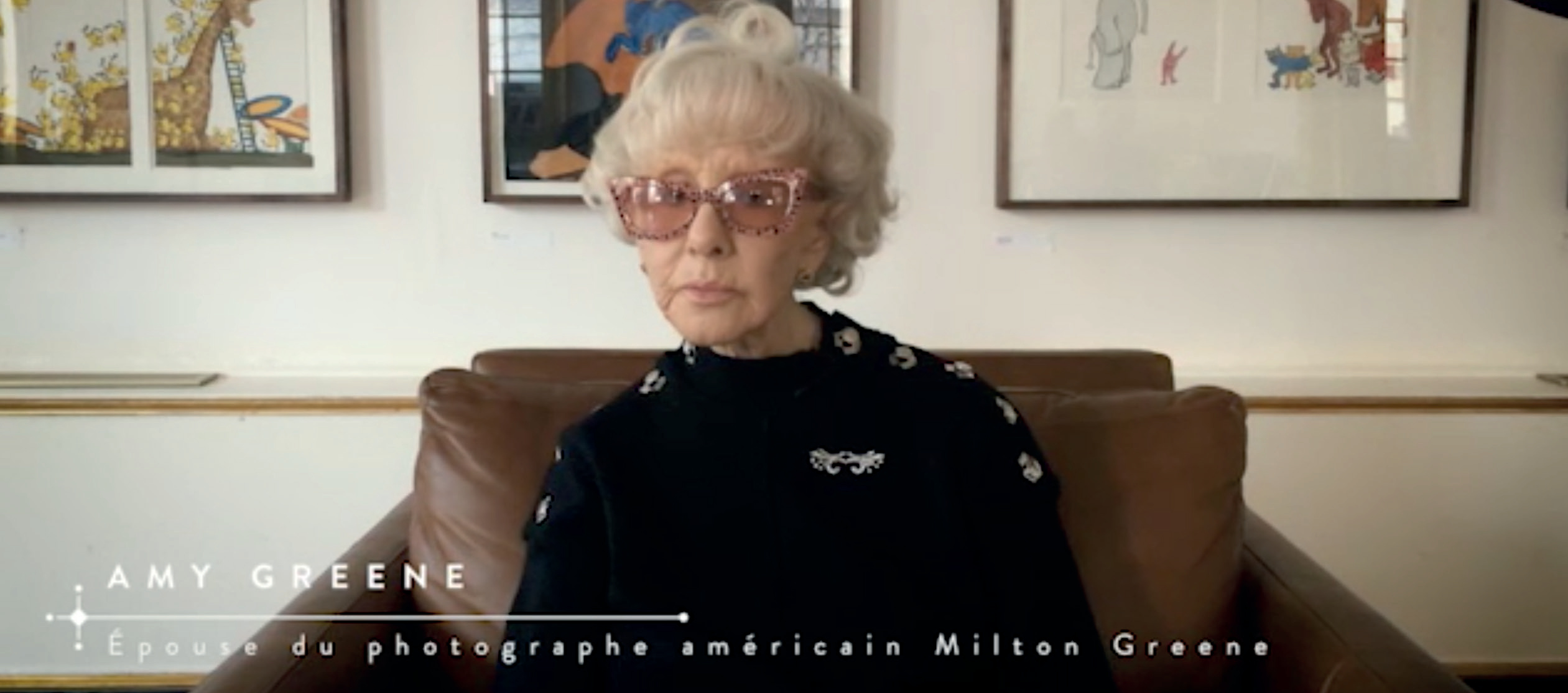Amy Greene, épouse du photographe Milton Greene, lunettes roses